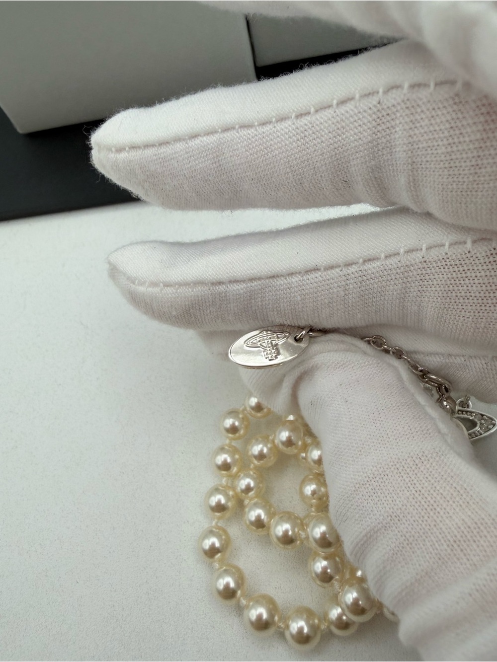 Vivienne Westwood Orb Pearl Neckalce - Picture 12 of 14